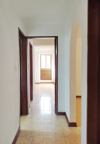 Mh - Venta Apartamento 130m2, 4h, 3b, 2p, Maletero. Montalban