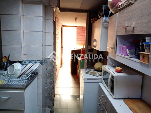 Casa En Venta De 4 Dorm. En Maipú