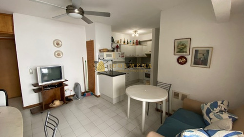 Apartamento En Peninsula - Muy Bien Ubicado - Consulte !!!!!- Ref: 3580