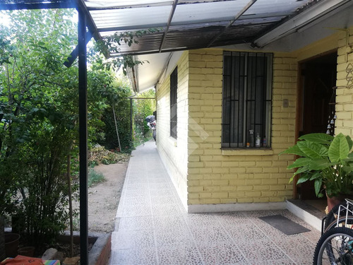 Casa En Venta De 5 Dorm. En Las Condes