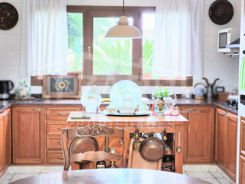 Exclusiva Casa En Country Golf Chascomús