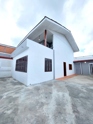 En Venta: Townhouse Urb. Club De Campo, San Antonio De Los Altos