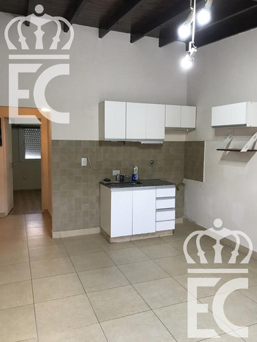 Venta - Ph -  2 Ambientes - Balcón - Lanús Este