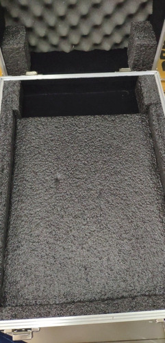 Imagem 2 de 4 de Case Pra Mesa Behringer X18