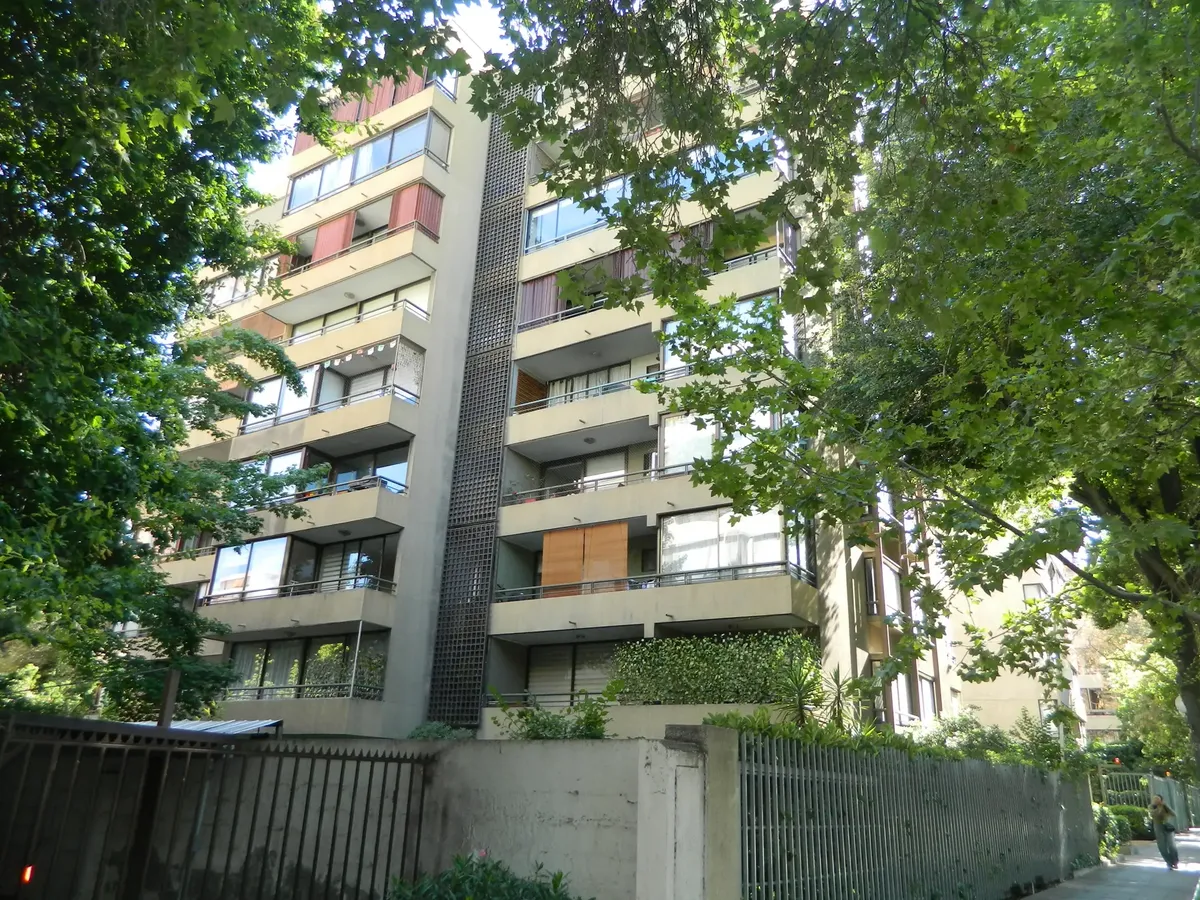 Imagen 2 de 17 de Carlos Antunez / El Bosque 1d1bx1bg Terraza, Piscina