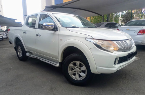 Mitsubishi L200 2.4 Cabina Doble 4x2 Mt