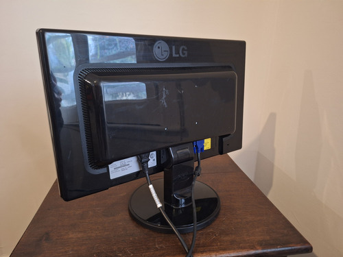 Monitor Lg W1941s 19 Pulgadas Lcd Muy Sano Funciona Perfecto Negro