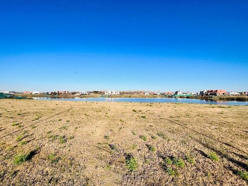 Imagen 2 de 13 de Vendo Lote Al Agua, 632 M2 Barrio Santa Ana!!