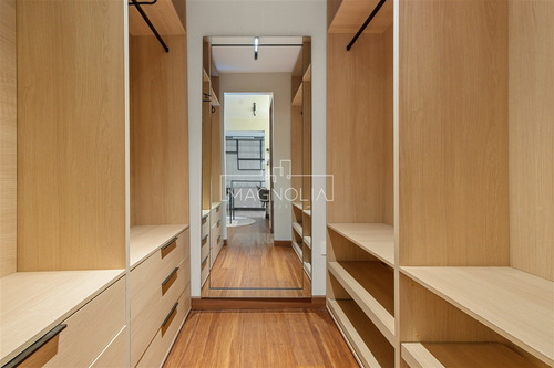 Casa En Arriendo De 7 Dorm. En Lo Barnechea