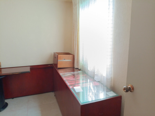 Casa 3 Recamaras Con Estudio, Cocina Integral, Acabados Lujo