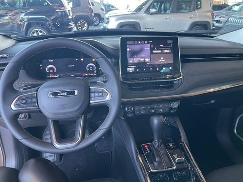 Imagen 9 de 19 de Jeep Commander
