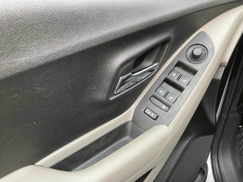 Imagen 10 de 19 de Chevrolet Tracker 1.8 Ltz Fwd Mt 140cv 2015