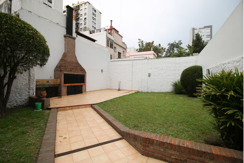 Venta Casa 5 Ambientes Jardin Y Cochera Playroom