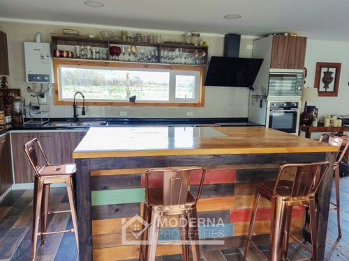 Casa De 135 M2, 4d / 3b En Sitio De 5000 M2