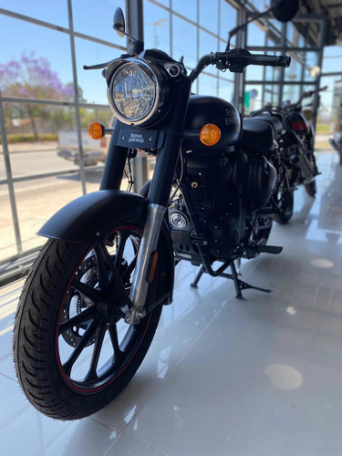 Imagen 11 de 16 de Royal Enfield Classic 350 Dark Stealth Black