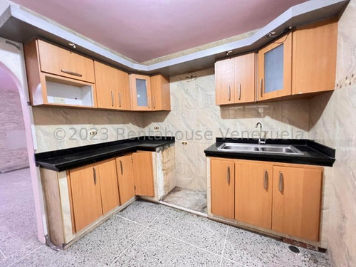 Se Vende Conservado Apartamento Maracay Zona Centro 24-9986 Al