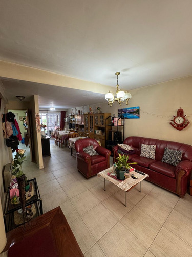 Duplex De 4 Ambientes C/ Cochera Y Fondo ¡exc. Ubicación!