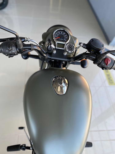 Imagen 12 de 15 de Royal Enfield Classic 350 Signals Desert Sand