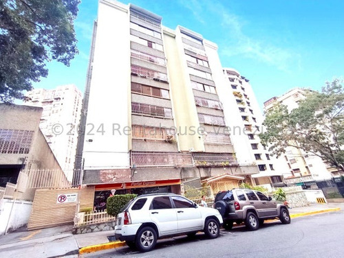 Comodo Apartamento Venta La Urbina #24-16996 Lb