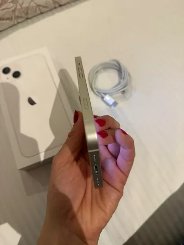 Apple iPhone 13 (128 Gb) - Blanco Estelar (Usado)