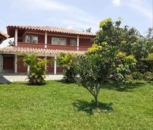 Finca En Venta En El Cerrito Santa Elena. Cod 109512