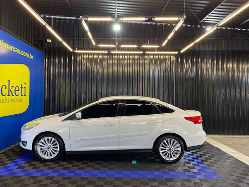 Ford Focus 2.0 TITANIUM FASTBACK 16V FLEX 4P POWERSHIFT