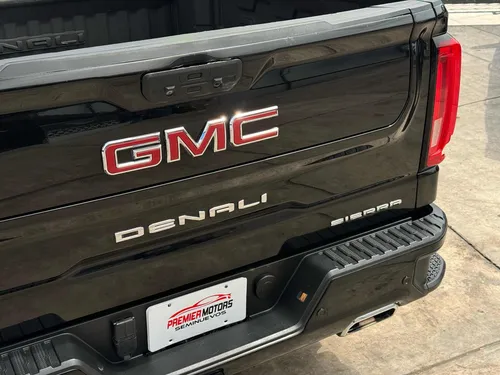 GMC Sierra 6.2 Denali Dvd At