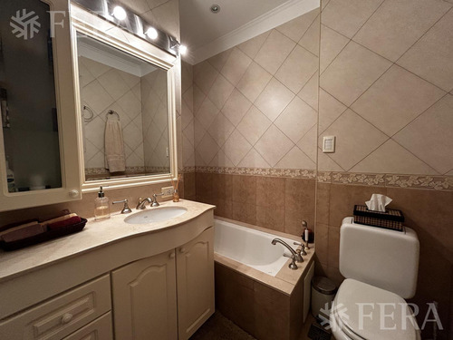 Venta Casa De 5 Ambientes Con Patio Y Cochera En Wilde