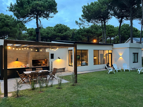 Espectacular Casa En El Corazón De Pinamar Norte