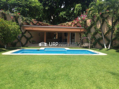 Increíble Casa En Colonia Exclusiva De Cuernavaca