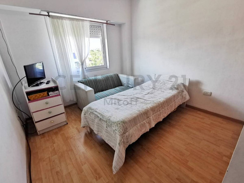 Imagen 7 de 12 de Departamento De 2 Dormitorios En Venta, La Plata
