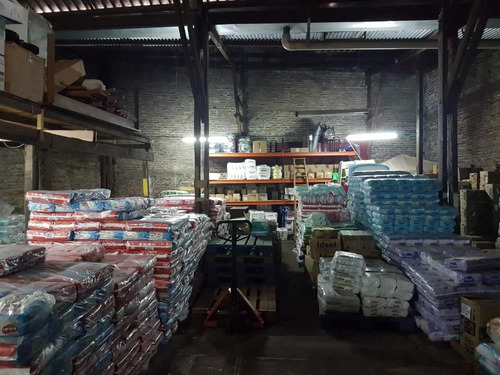 Imagen 8 de 9 de Local Amplio Con Grande Vidriera - Fisherton - Rosario