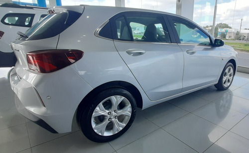 Imagen 14 de 16 de Chevrolet Onix 1.2 Ls 2023 (5 Puertas)