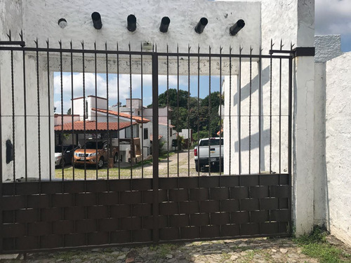Terreno Urbano En Lomas De Zompantle, Cuernavaca, Morelos - Tbr-641-tu