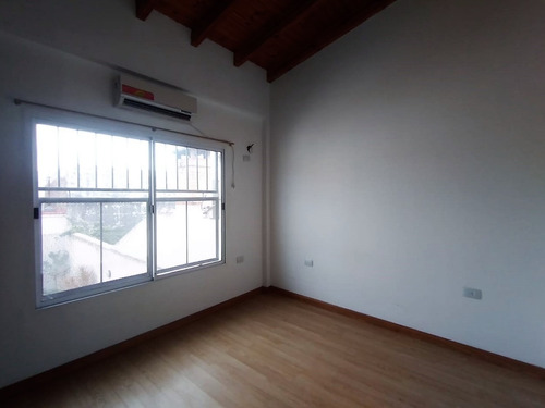 Alquiler Ciudad Madero 2 Amb. En Primer Piso Con Patio