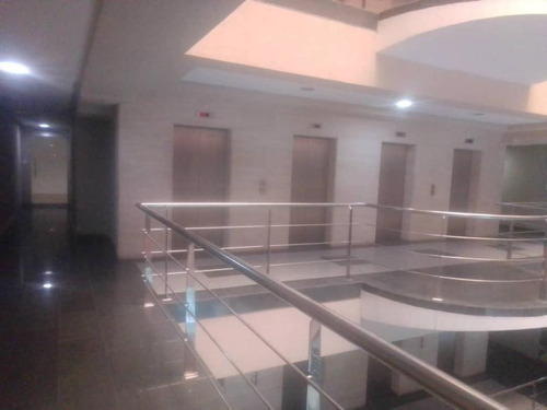 Imagen 2 de 6 de Oficina En Alquiler Torre Cristal 73.10 / En Buenas Manos