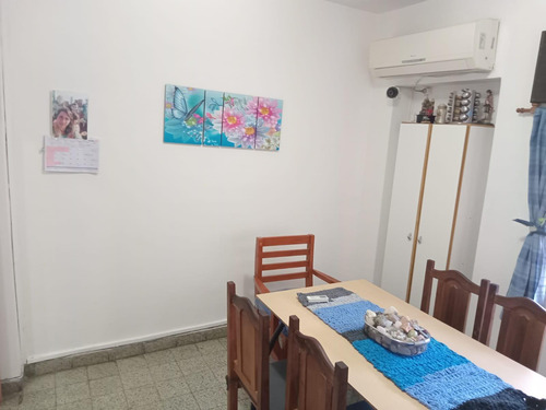 Casa En Venta - 2 Dormitorios 2 Baños - Local - 334mts2 - Burzaco