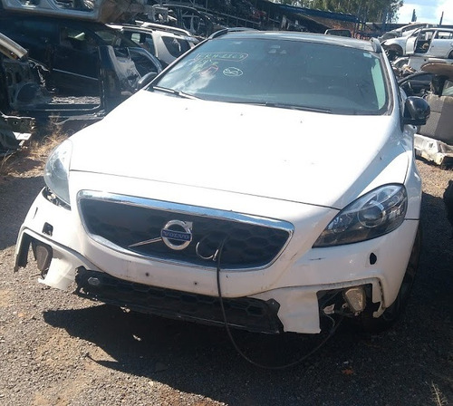 Imagem 5 de 5 de Sucata Peças Acessórios Volvo V40 T-5 C.country 2.0 210cv
