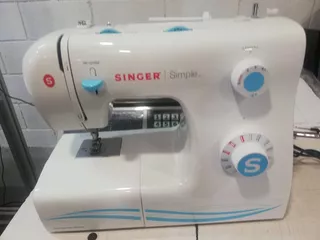 Máquina De Coser Singer Simple 3210 Blanca Y Rosa 110v SINGER M3205