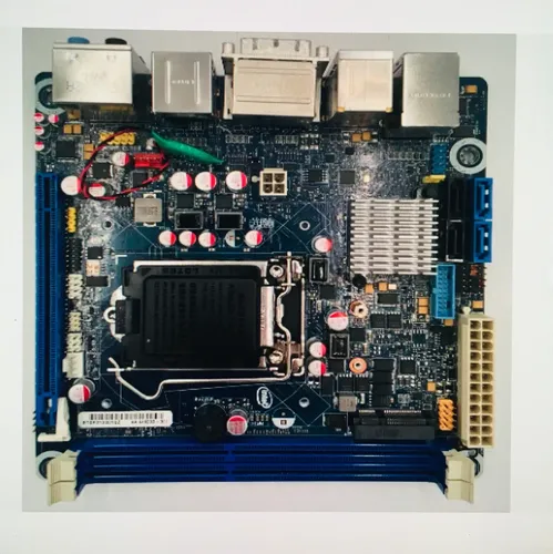 Gabinete Com Placa Mãe Intel Dh77df G40293-301 | Parcelamento sem