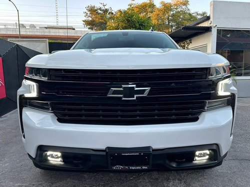 Chevrolet Silverado Custom 2021