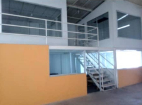 Imagen 1 de 10 de Galpón Y Apartamento
