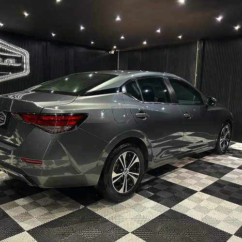 Nissan Sentra 1.8 Advance Cvt