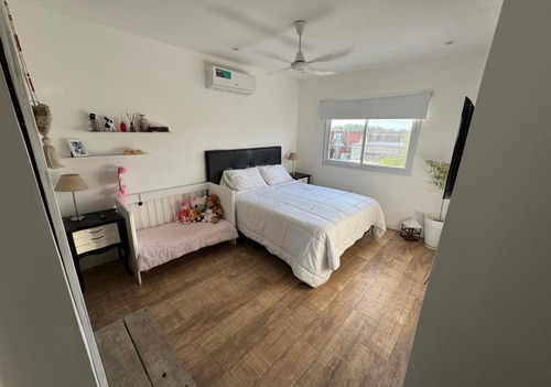 Casa Chalet En Venta En Santa Lucia, Pilar Del Este, Pilar