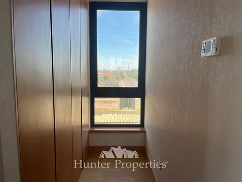 Lujoso Dpto. En Venta De 4d + Sala De Estar En Las Rastr