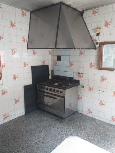 Imagen 24 de 27 de Venta En Castelar De Importante Edificacion.