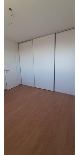 Departamento De 3 Ambientes En Venta En Lomas De Zamora.