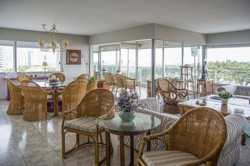 Imagen 2 de 28 de Apartamento En Venta De 3 Dormitorios En Playa Mansa (ref: Lij-5749)