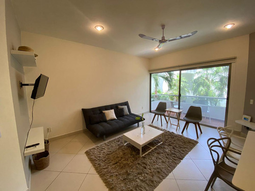 Departamento De 2 Rec. Con Alberca A 3 Min De La Playa