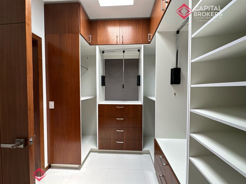 Casa En Venta De Lujo En Villa Verona Con Alberca